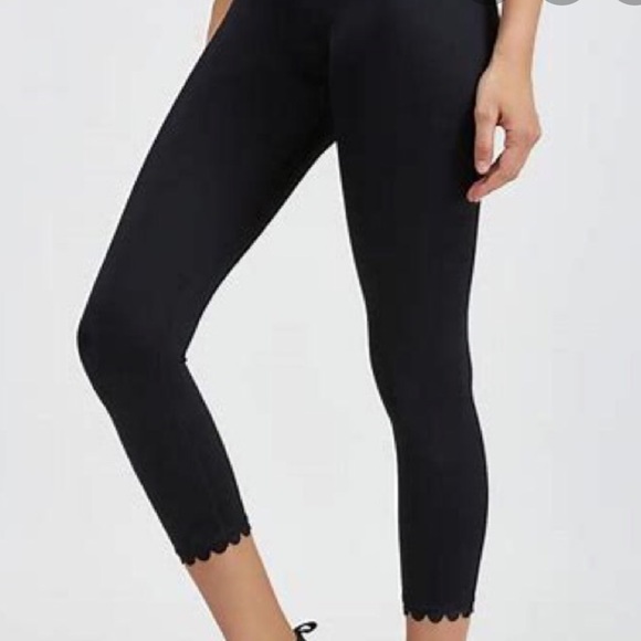 lululemon athletica Pants - Lululemon Mid -Rise Pant Scallop hem⭐️⭐️⭐️⭐️